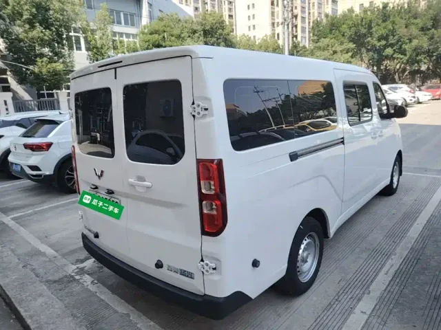 Wuling Yangguang — Фото автомобиля 6