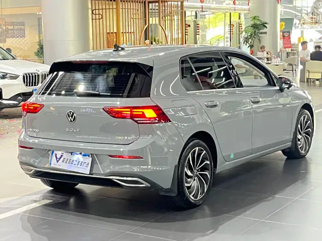 Volkswagen Golf — Фото автомобиля 7