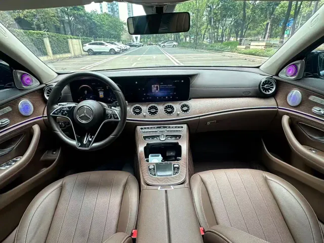 Mercedes-Benz E-Class — Фото автомобиля 7