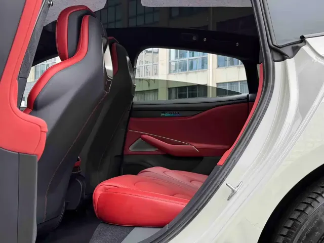 Xiaomi SU7 — Фото автомобиля 7