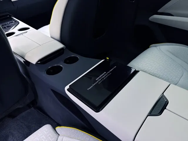 Lotus Emeya — Фото автомобиля 12