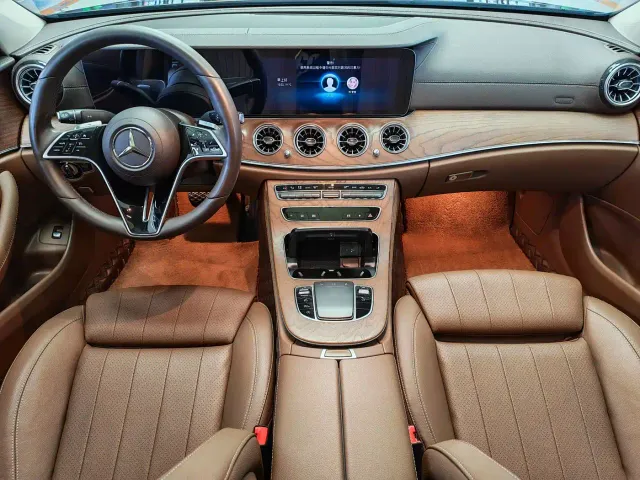 Mercedes-Benz E-Class — Фото автомобиля 8