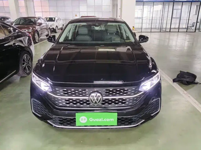 Volkswagen Passat — Фото автомобиля 2
