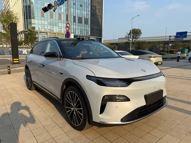 Leapmotor C11 — Фото автомобиля 3