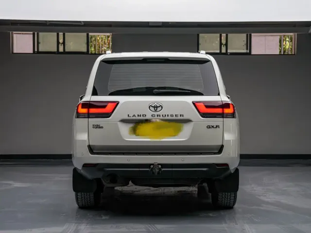 Toyota Land Cruiser — Фото автомобиля 4