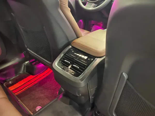 Volvo XC60 — Фото автомобиля 25