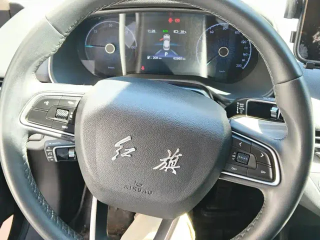 Hongqi E-QM5 — Фото автомобиля 15