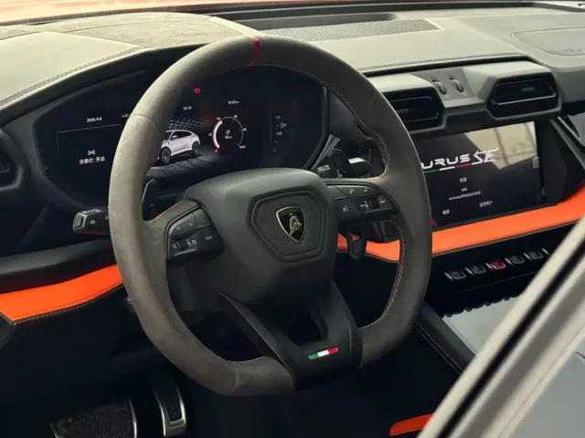 Lamborghini Urus — Фото автомобиля 6