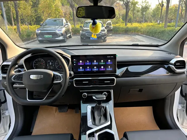 Geely Binyue — Фото автомобиля 10