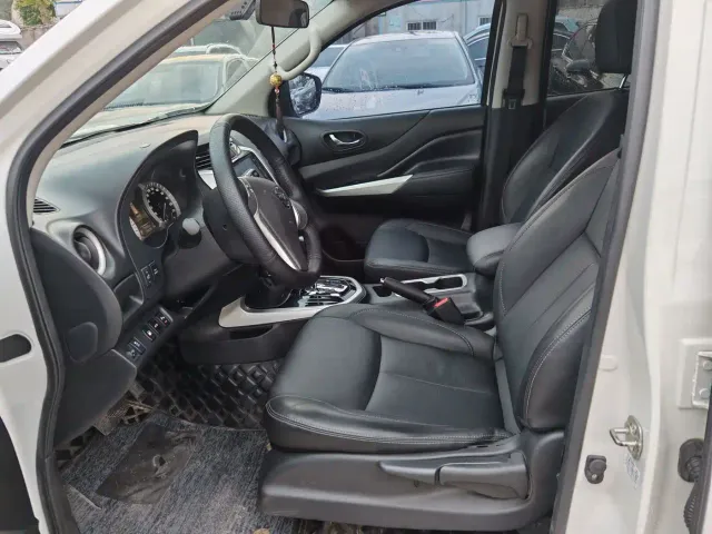Nissan Terra — Фото автомобиля 4