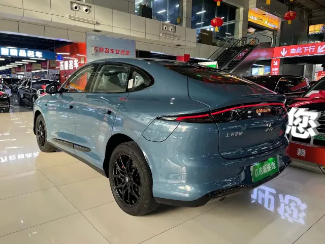 IM Motors LS6 — Фото автомобиля 5