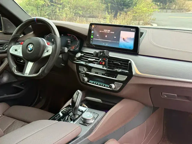 BMW 5 Series — Фото автомобиля 4