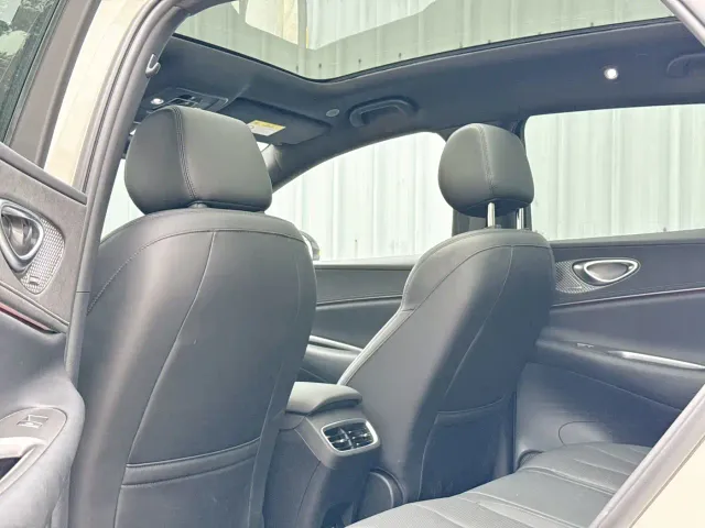 BYD Sealion 06 — Фото автомобиля 10