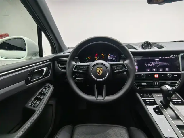 Porsche Macan — Фото автомобиля 28