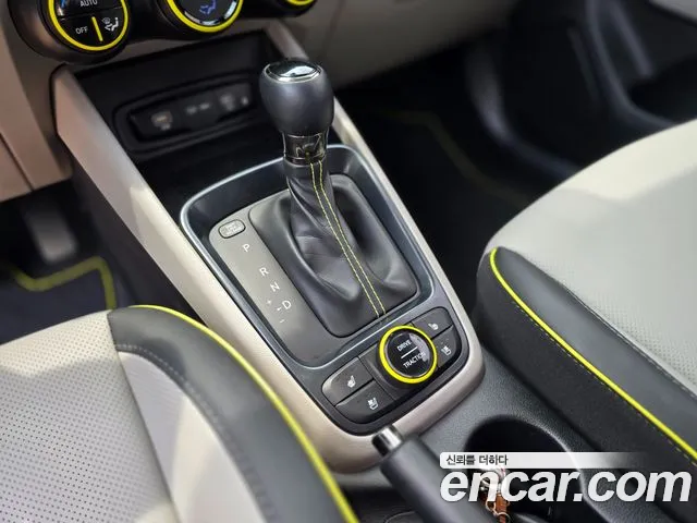 Hyundai Venue — Фото автомобиля 13