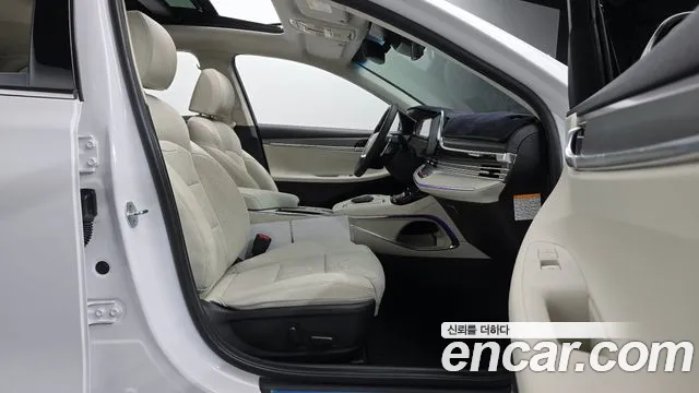 Hyundai Grandeur (New) Hybrid — Фото автомобиля 16