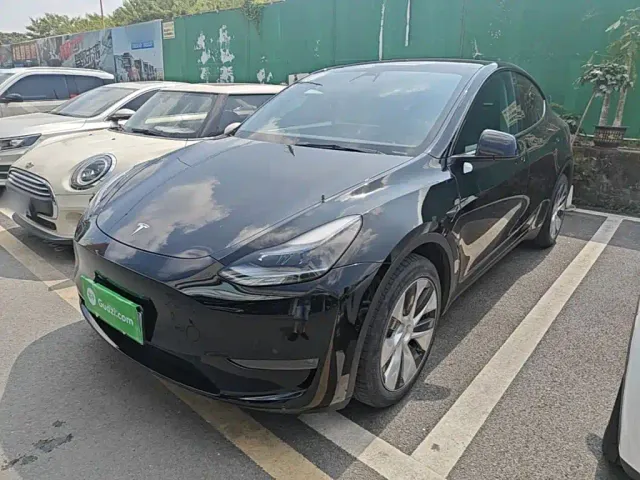 Фотография автомобиля — Tesla Model Y