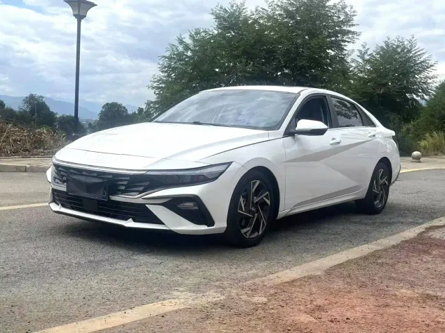 Фотография автомобиля — Hyundai Elantra