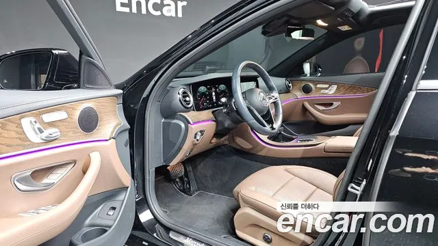 Mercedes-Benz E-Class — Фото автомобиля 10
