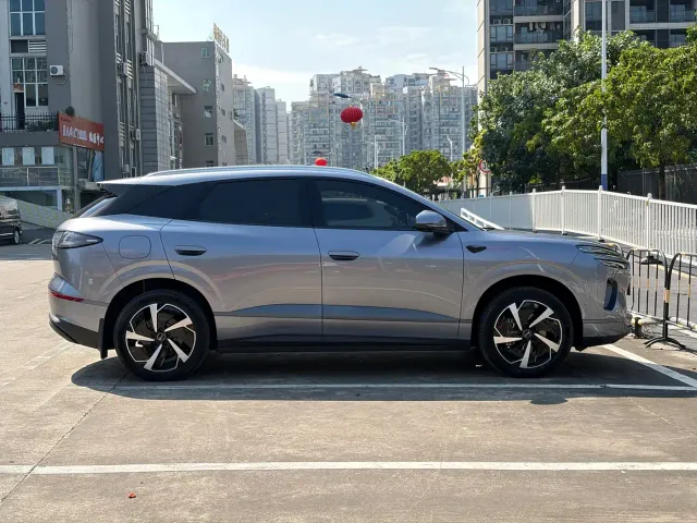 BYD Sealion 06 — Фото автомобиля 7