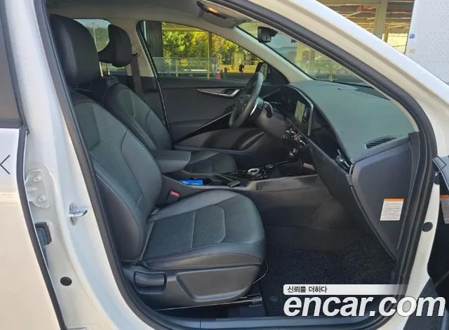 Kia Niro The All New — Фото автомобиля 17
