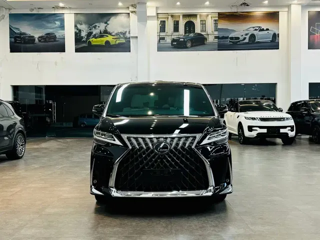 Lexus LM — Фото автомобиля 2