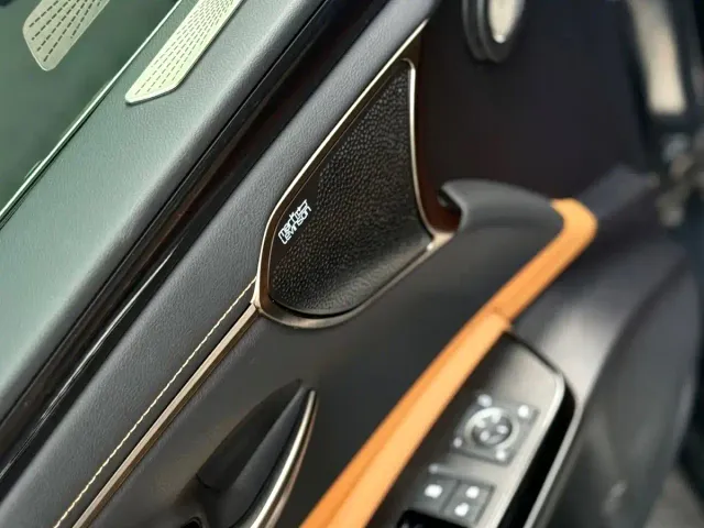 Lexus ES — Фото автомобиля 10