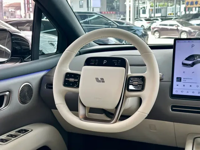 Li Auto i6 — Фото автомобиля 11