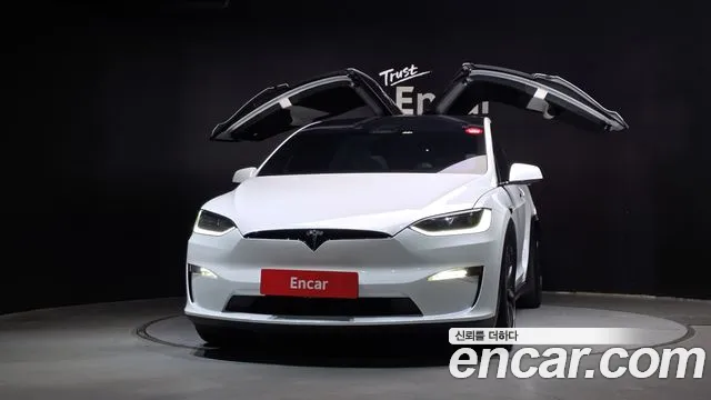 Tesla Model X — Фото автомобиля 3
