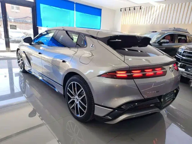 Denza Z9GT — Фото автомобиля 4
