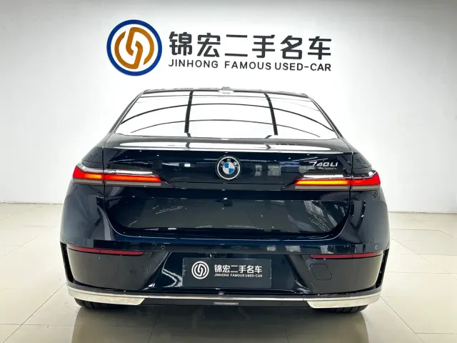 BMW 7 Series — Фото автомобиля 26