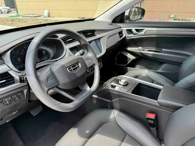 Geely Emgrand — Фото автомобиля 5