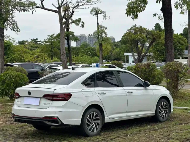 Volkswagen Lavida — Фото автомобиля 8