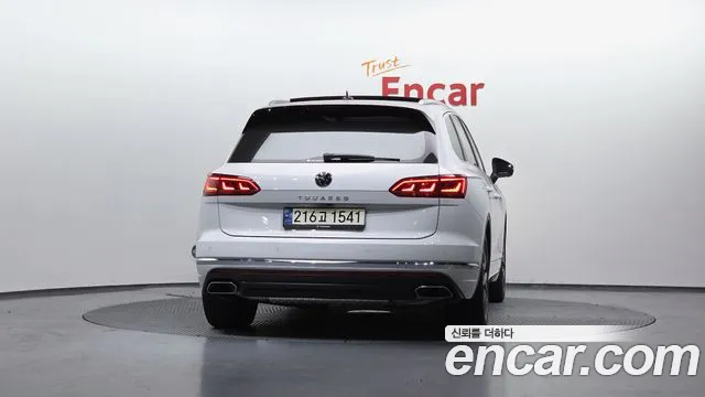 Volkswagen Touareg Touareg 3 поколение 3.0 TDI Prestige — Фото автомобиля 4
