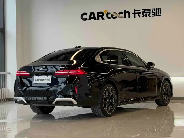 BMW 5 Series — Фото автомобиля 4