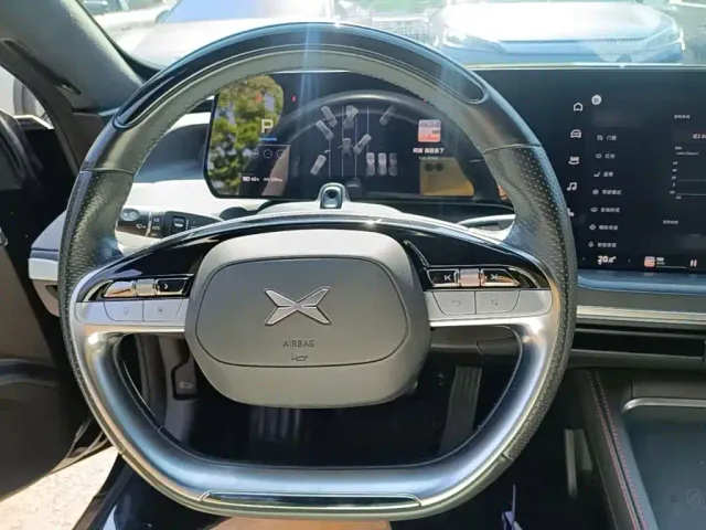 Xpeng P7 — Фото автомобиля 10