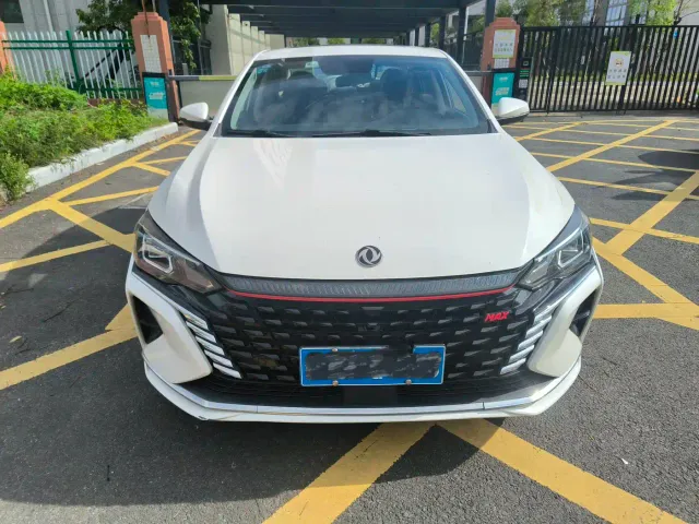 Dongfeng Yixuan MAX — Фото автомобиля 2
