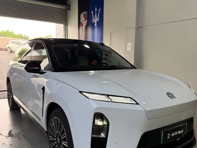 Nio ES8 — Фото автомобиля 8