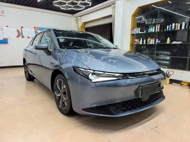 Xpeng P5 — Фото автомобиля 2