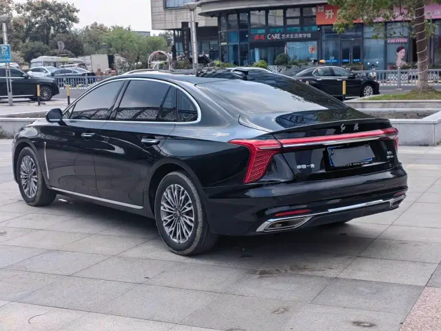 Hongqi H5 — Фото автомобиля 6