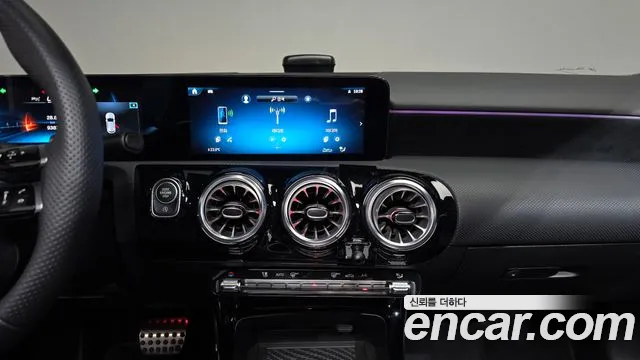 Mercedes-Benz A-Class — Фото автомобиля 13