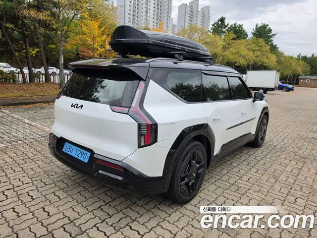 Kia EV9 — Фото автомобиля 6