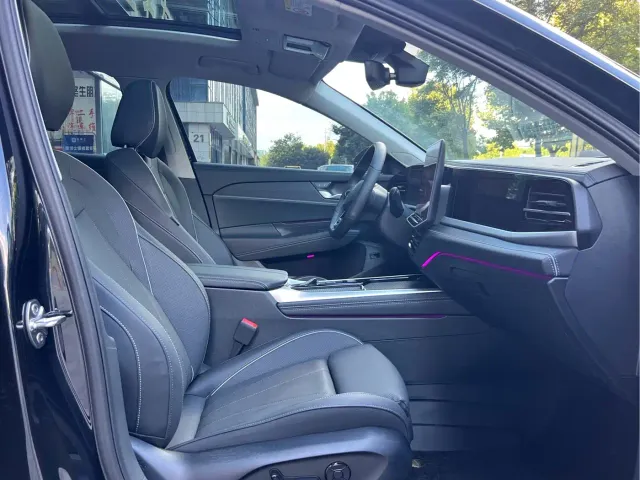 Volkswagen Passat — Фото автомобиля 12