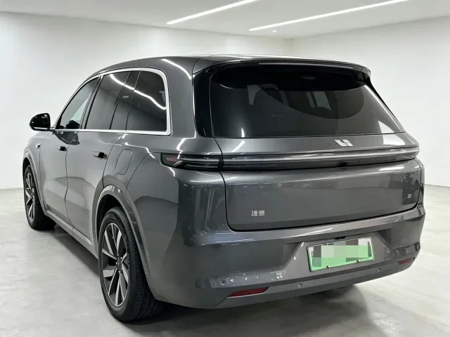 Li Auto L8 — Фото автомобиля 14