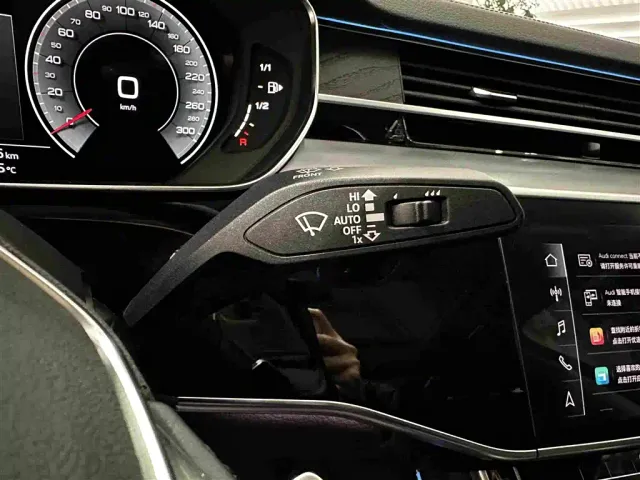 Audi A8 — Фото автомобиля 13