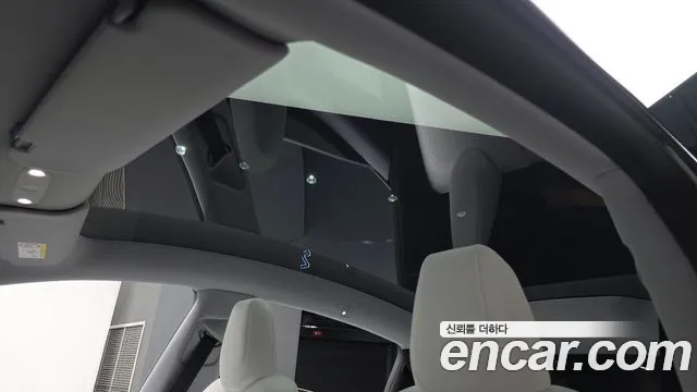 Tesla Model Y — Фото автомобиля 15