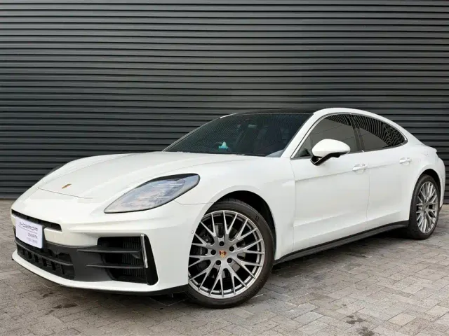 Porsche Panamera — Фото автомобиля 2