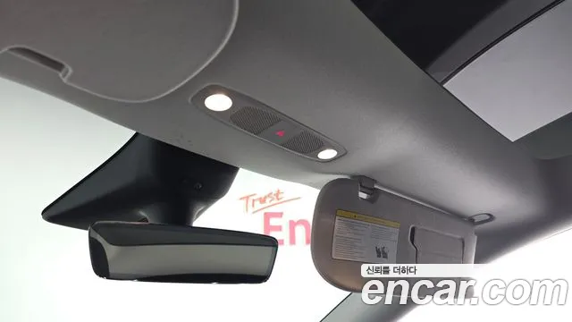 Tesla Model Y — Фото автомобиля 15