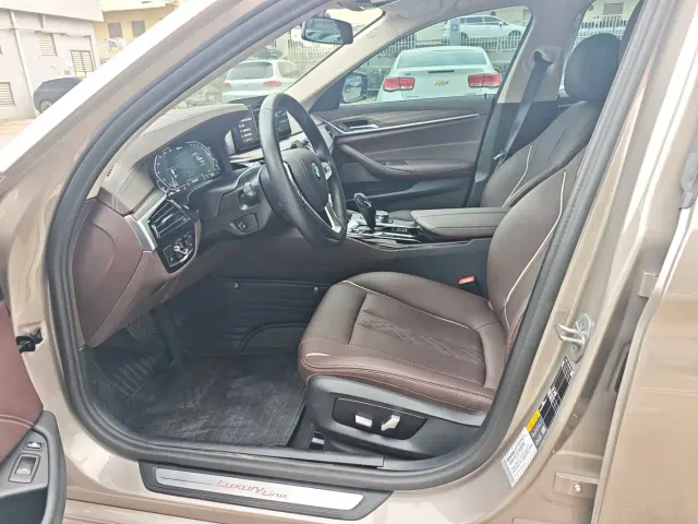 BMW 5 Series — Фото автомобиля 13