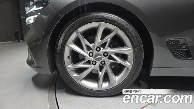 Genesis G70 New — Фото автомобиля 5